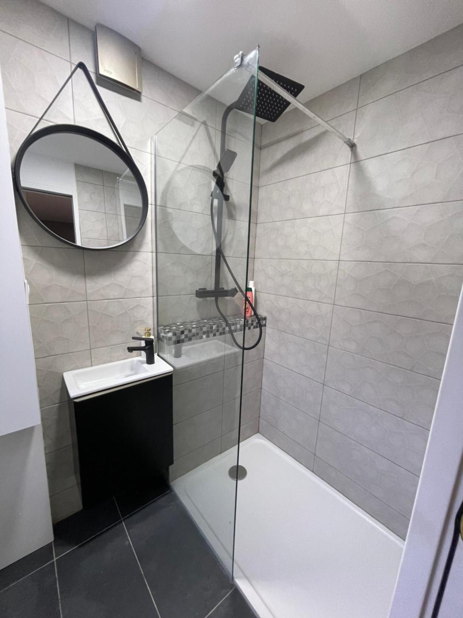 Oasis Spa Pres De Disney Nanteuil-les-Meaux Luaran gambar